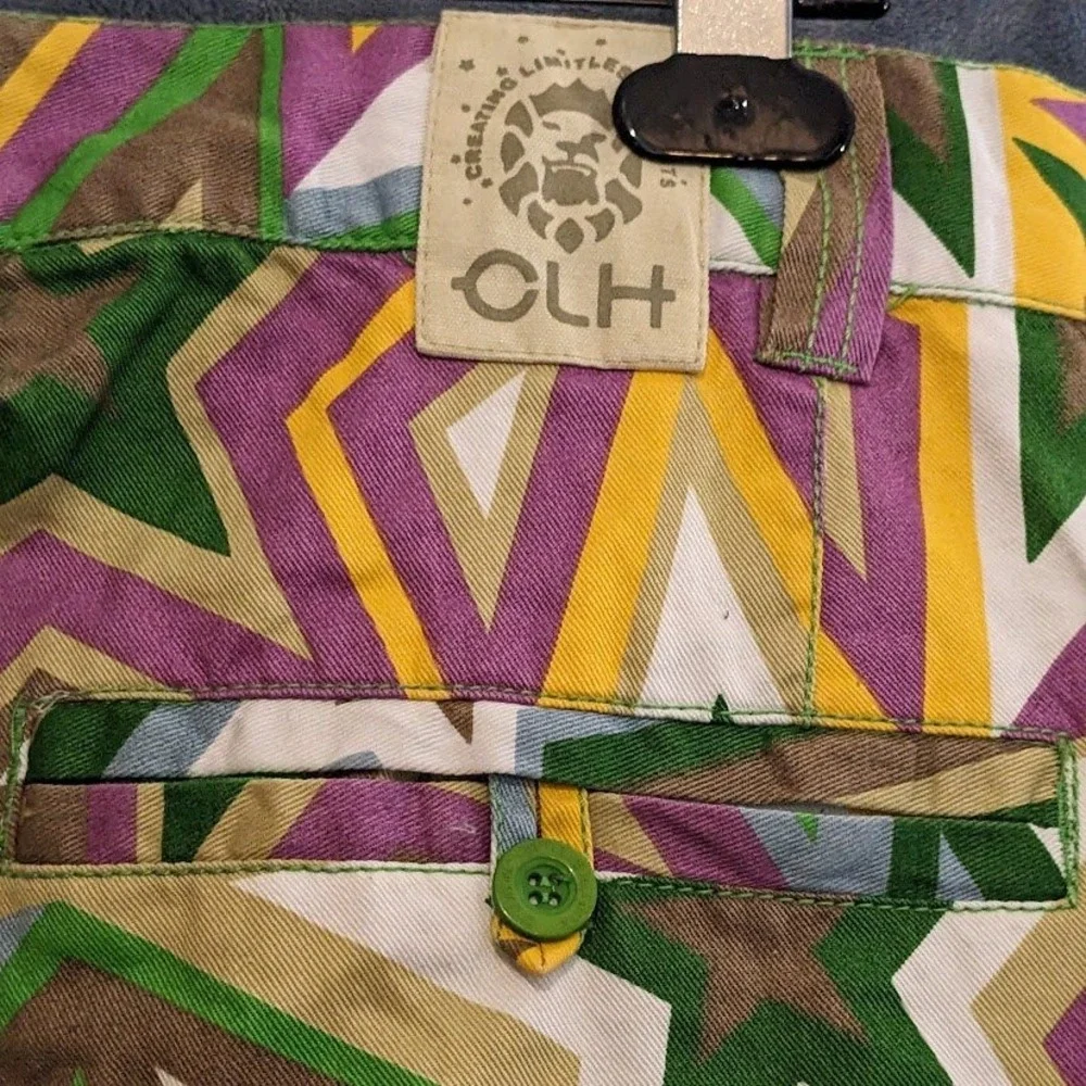 CLH Creating Limitless Heights Mens Star Print Cargo Shorts Green Purple 32 NWT